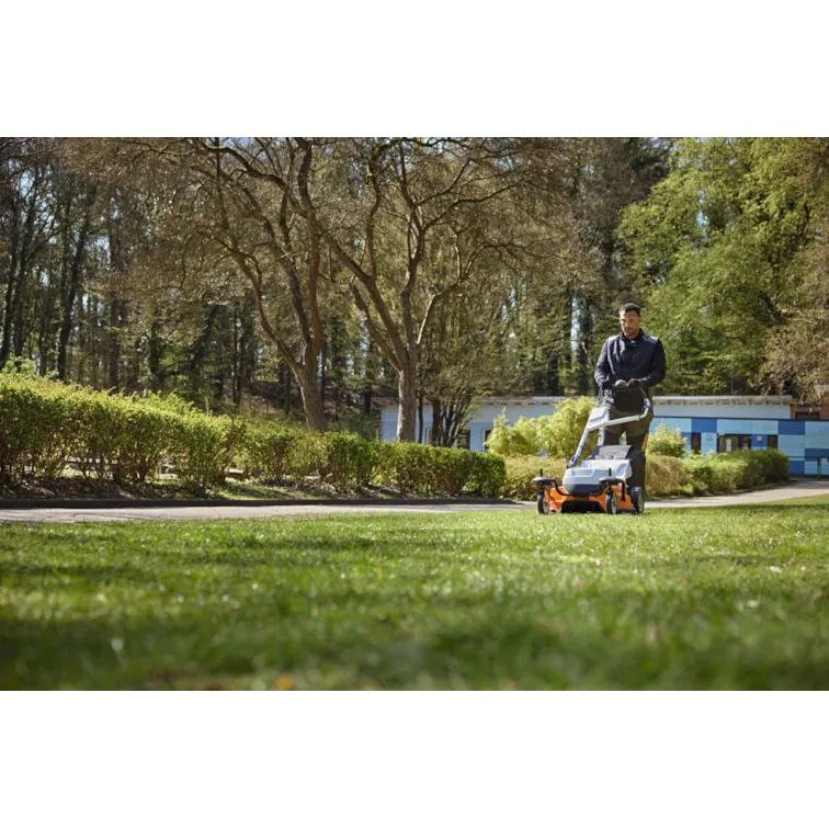 STIHL Akku Rasenmäher RMA 765 V Set AR 3000 + AL 500
