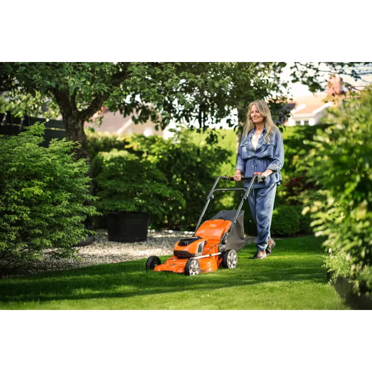 Husqvarna Akku Rasenmäher LC 142i Set 40-B140 + 40-C80