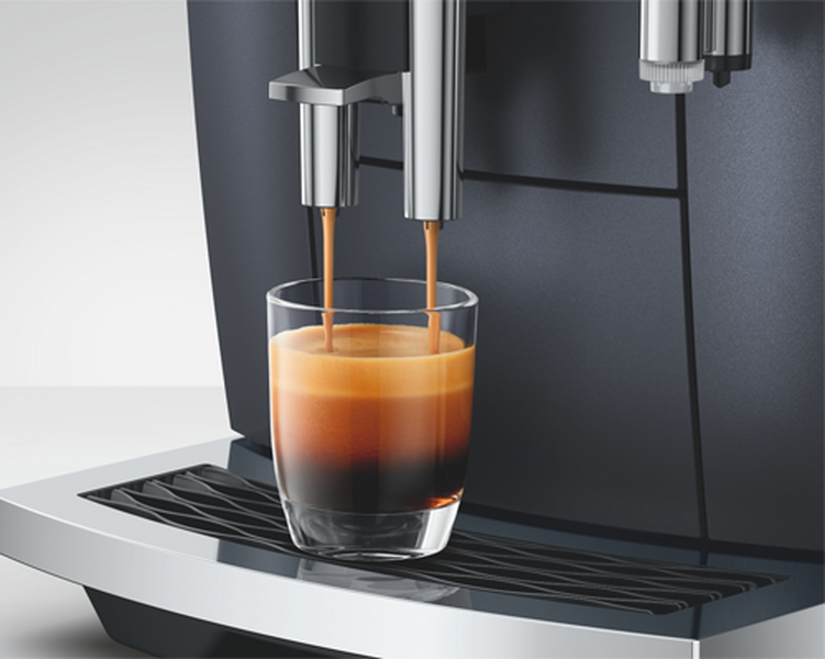 Jura - Kaffeevollautomat E8 Cosmic Black (ED) Smart Connect inklusive