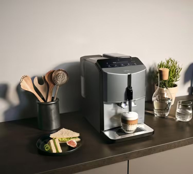 Siemens Kaffeevollautomat EQ300 TF305E04 titan