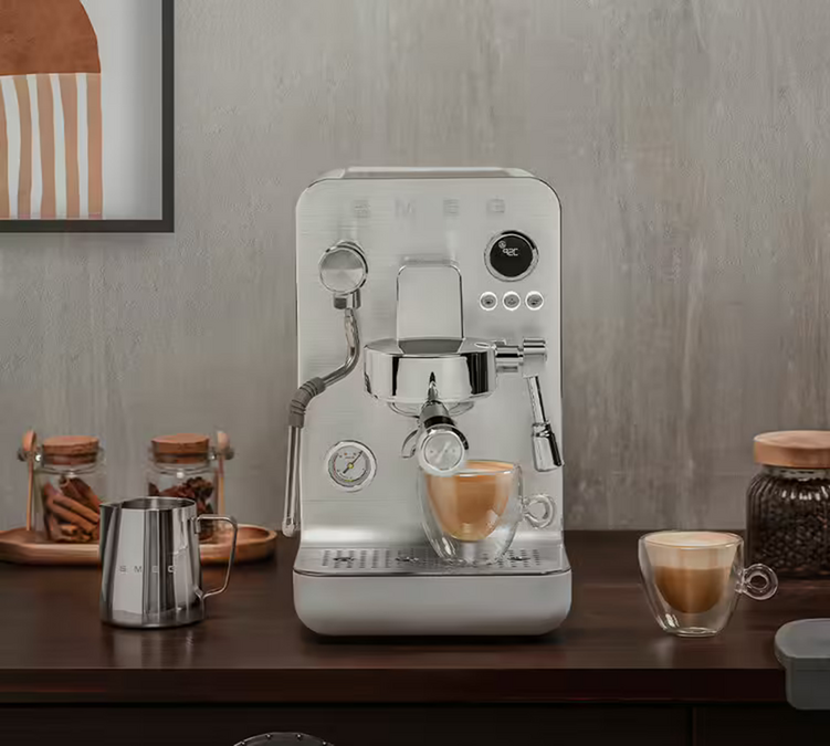 Smeg Espressomaschine Mini Pro weiss EMC02WHMEU