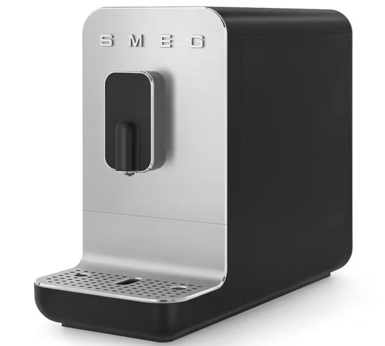 smeg_kaffeevollautomat_schwarz.jpg